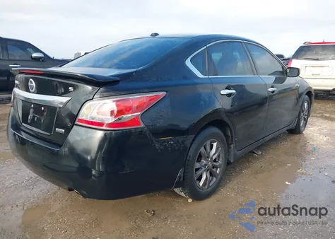 2015 Nissan Altima 2.5 S z USA, uszkodzony, nr VIN 1N4AL3AP0FN917739